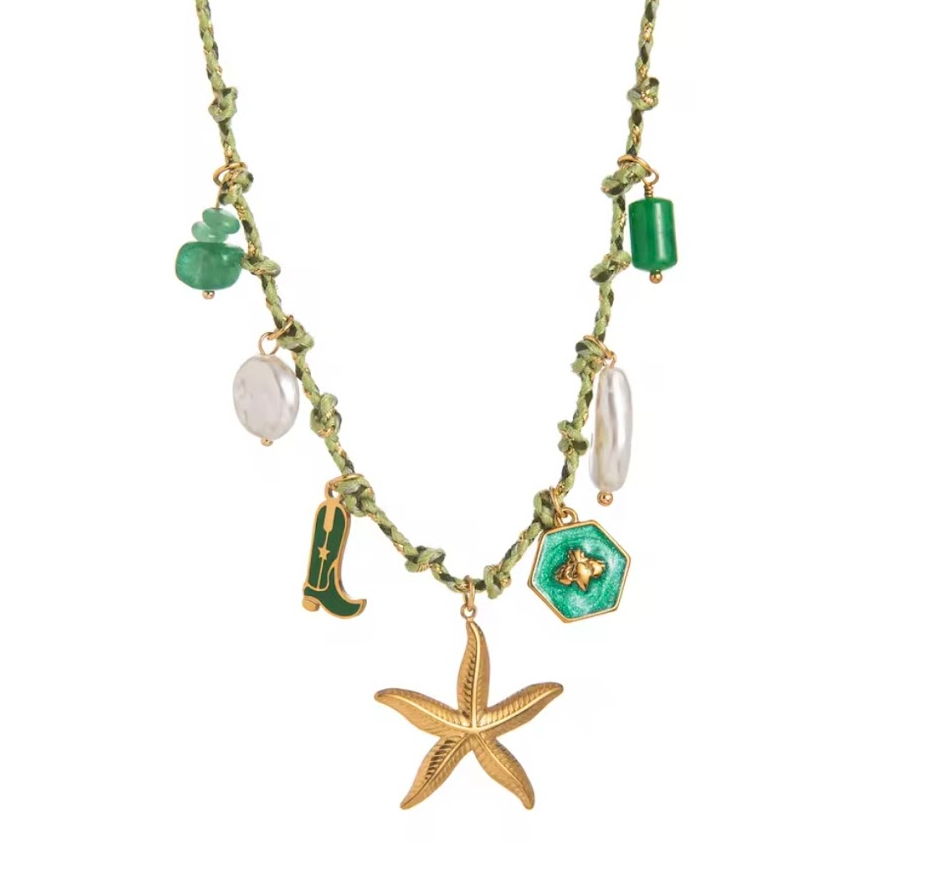 Collier charmes